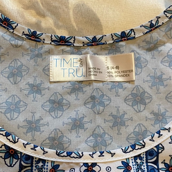 Time and Tru top - Picture 3 of 6